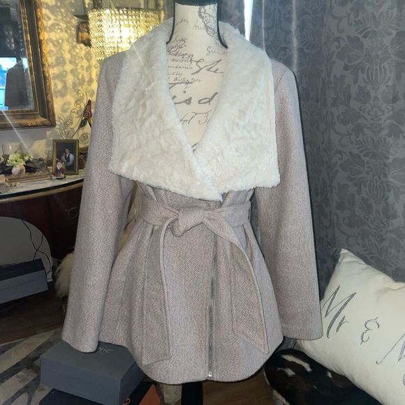 JESSICA SIMPSON FAUX FUR COLLAR COAT - Picture 2 of 10